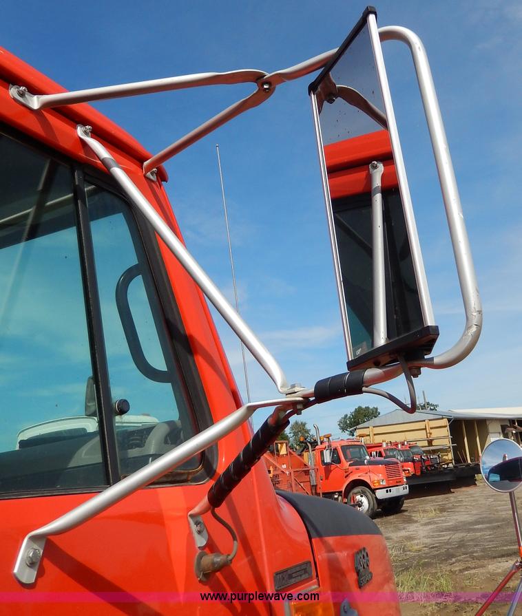 image for item H6950 1999 International 4900 dump truck