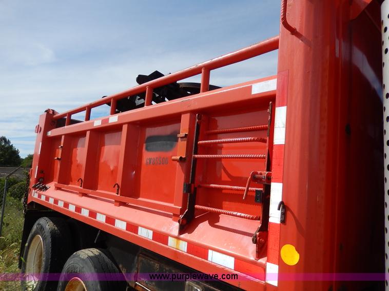 image for item H6950 1999 International 4900 dump truck