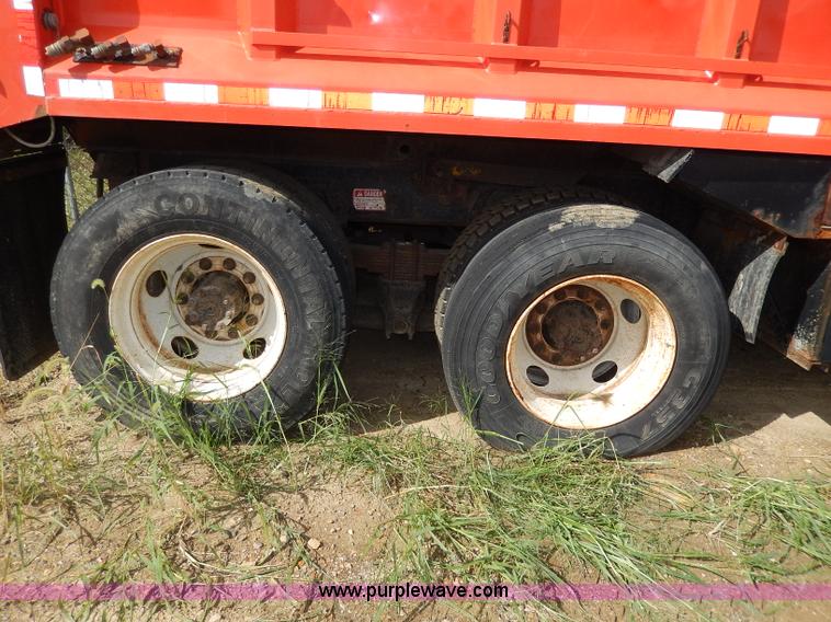 image for item H6950 1999 International 4900 dump truck