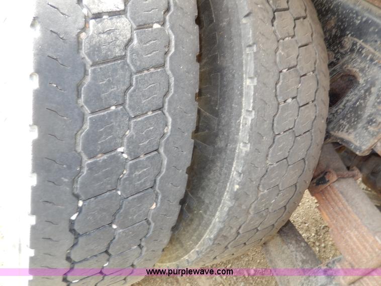 image for item H6950 1999 International 4900 dump truck