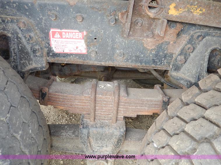 image for item H6950 1999 International 4900 dump truck