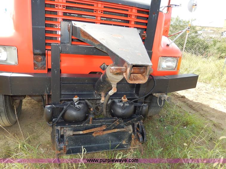 image for item H6950 1999 International 4900 dump truck