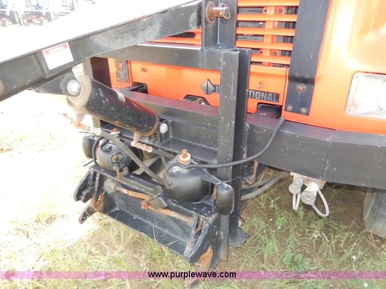 image for item H6950 1999 International 4900 dump truck