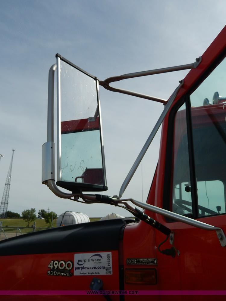 image for item H6950 1999 International 4900 dump truck