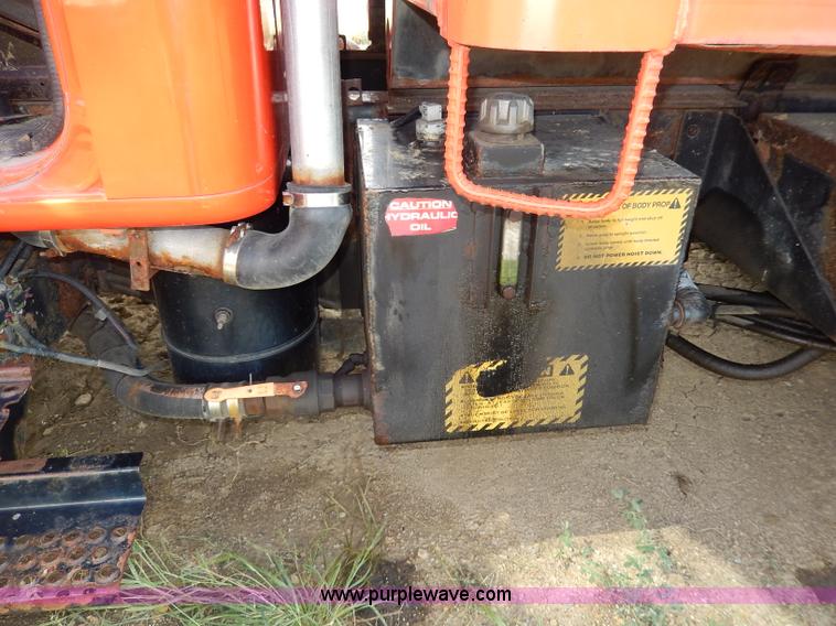 image for item H6950 1999 International 4900 dump truck