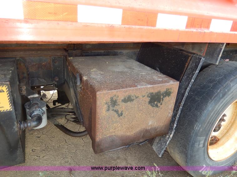 image for item H6950 1999 International 4900 dump truck