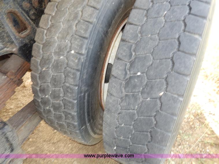 image for item H6950 1999 International 4900 dump truck