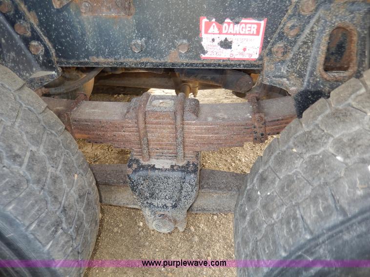 image for item H6950 1999 International 4900 dump truck