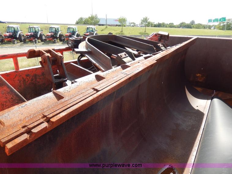 image for item H6950 1999 International 4900 dump truck