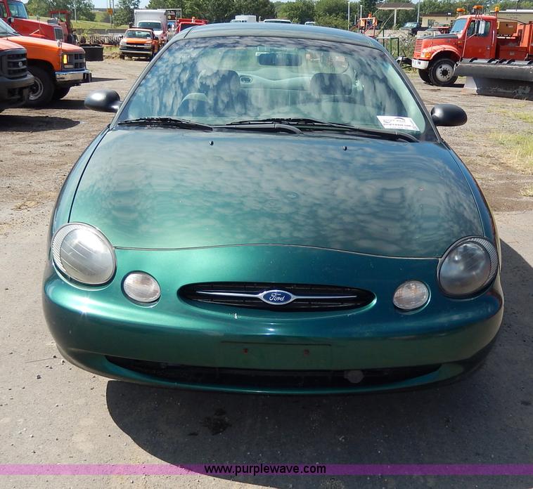 image for item H6951 1999 Ford Taurus LX