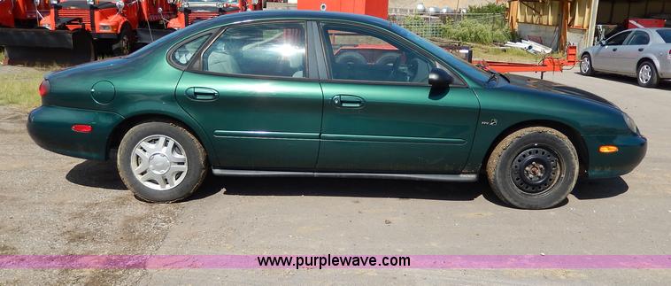 image for item H6951 1999 Ford Taurus LX