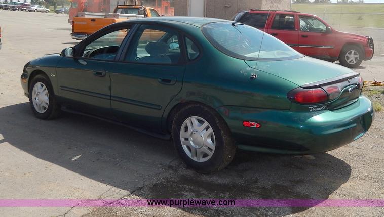 image for item H6951 1999 Ford Taurus LX