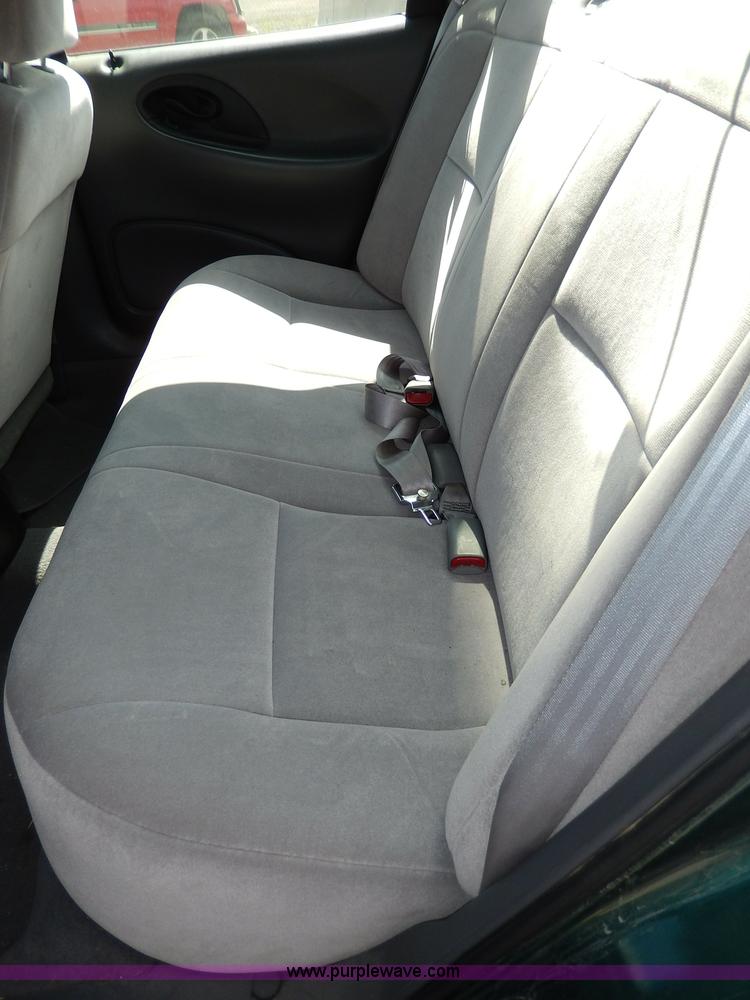 image for item H6951 1999 Ford Taurus LX