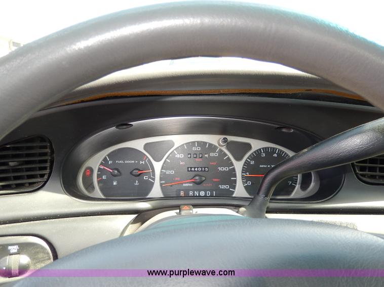 image for item H6951 1999 Ford Taurus LX