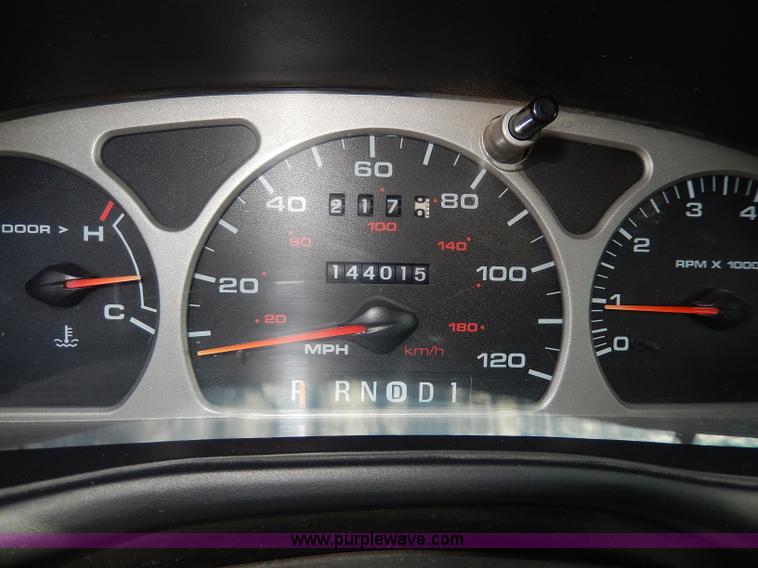 image for item H6951 1999 Ford Taurus LX