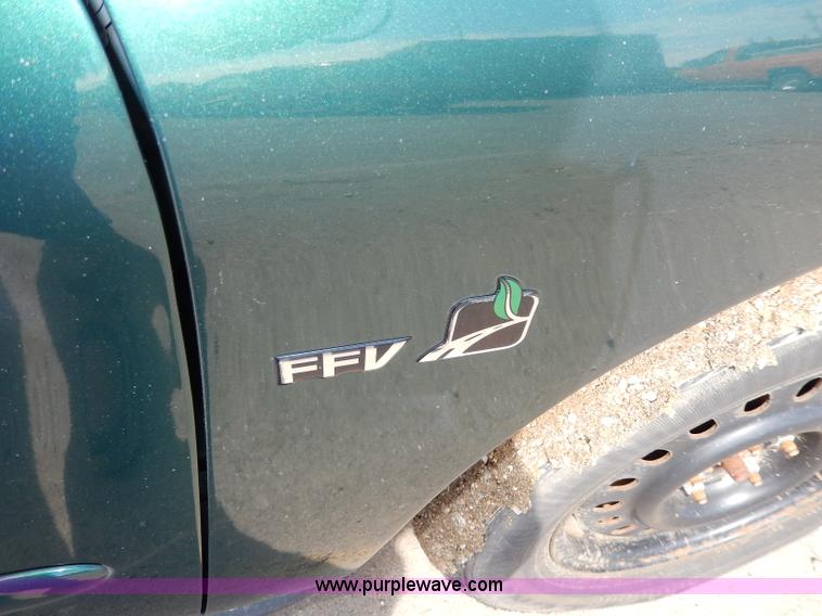 image for item H6951 1999 Ford Taurus LX