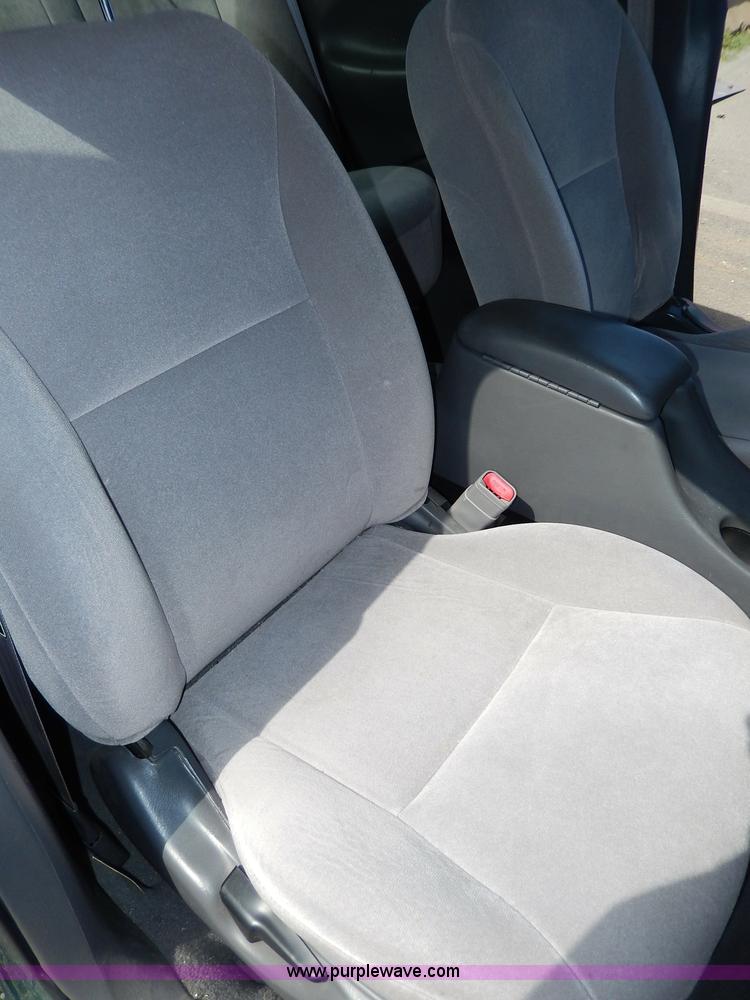 image for item H6951 1999 Ford Taurus LX