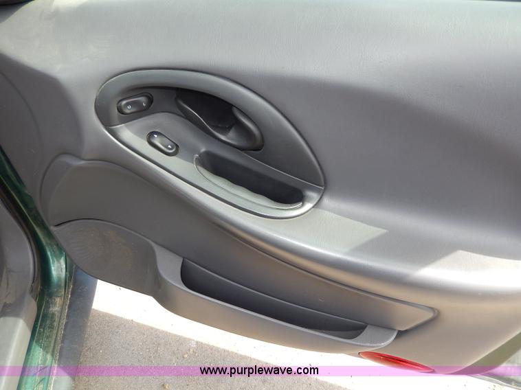 image for item H6951 1999 Ford Taurus LX