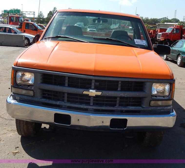 image for item H6953 1999 Chevrolet 2500 utility truck