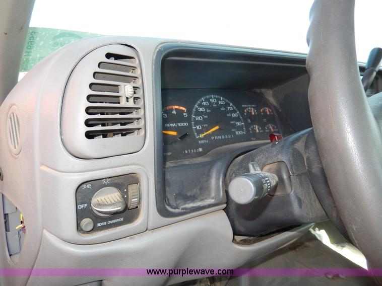 image for item H6953 1999 Chevrolet 2500 utility truck