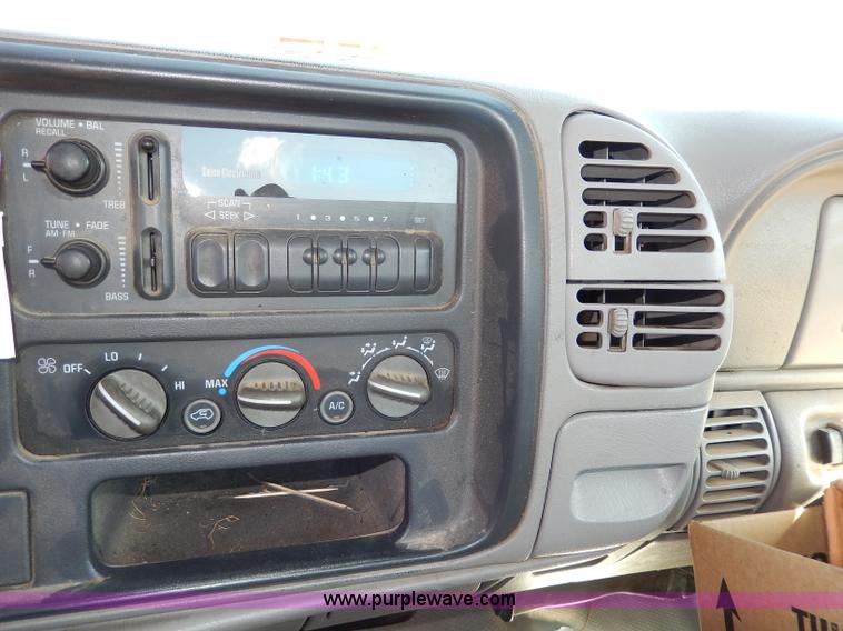 image for item H6953 1999 Chevrolet 2500 utility truck