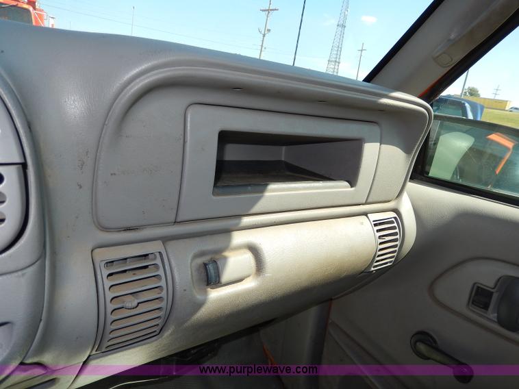 image for item H6953 1999 Chevrolet 2500 utility truck