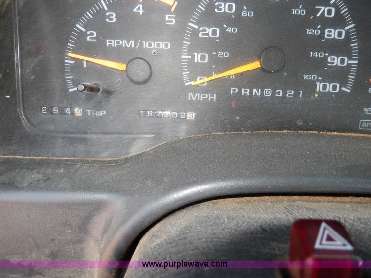 image for item H6953 1999 Chevrolet 2500 utility truck