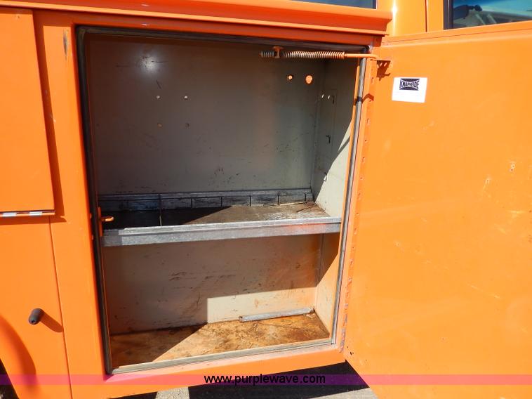 image for item H6953 1999 Chevrolet 2500 utility truck