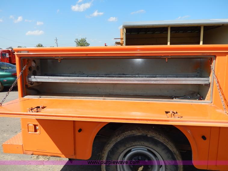 image for item H6953 1999 Chevrolet 2500 utility truck