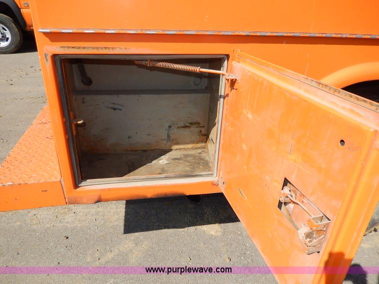 image for item H6953 1999 Chevrolet 2500 utility truck