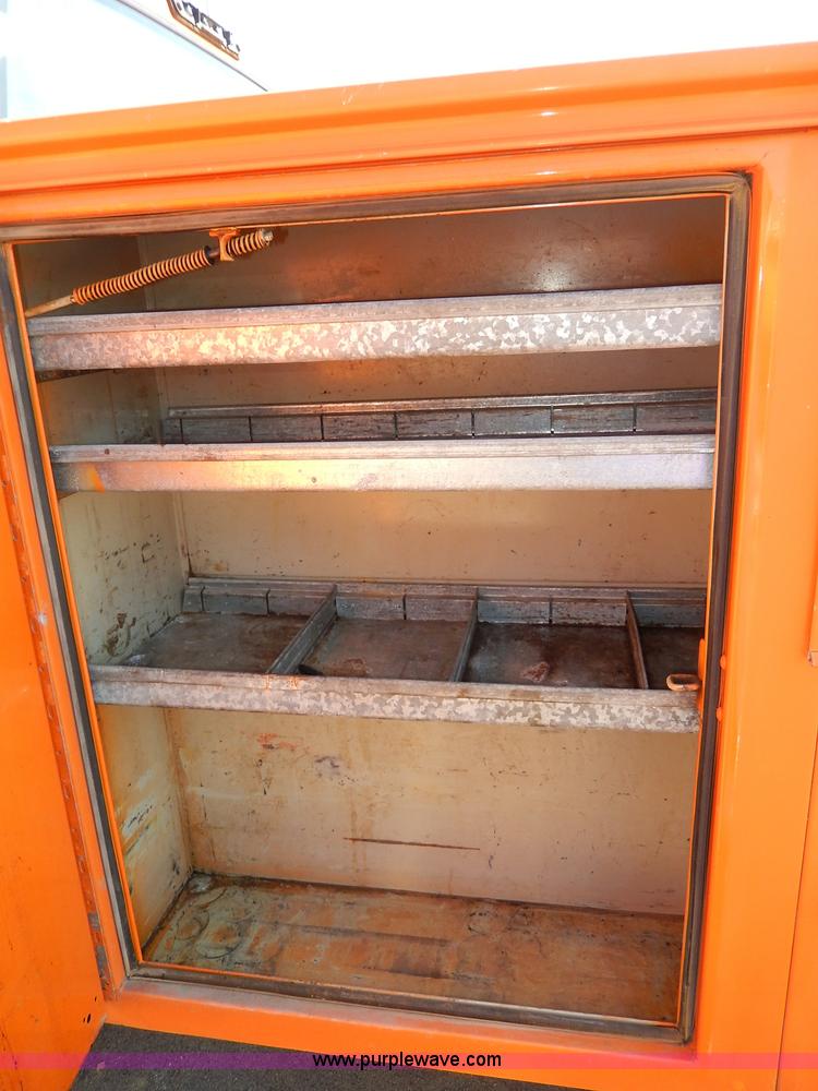 image for item H6953 1999 Chevrolet 2500 utility truck