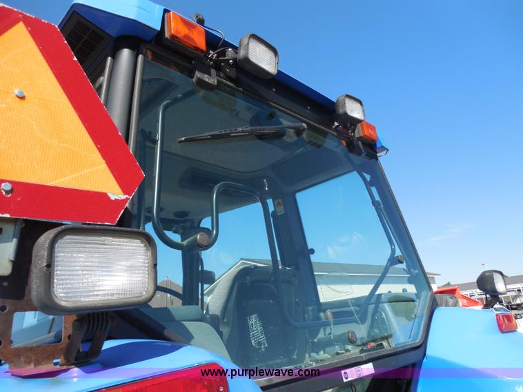 image for item I1366 2001 Ford TS100 tractor