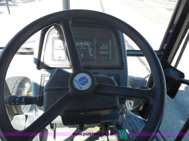 image for item I1366 2001 Ford TS100 tractor