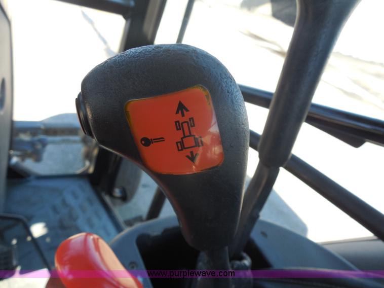 image for item I1366 2001 Ford TS100 tractor