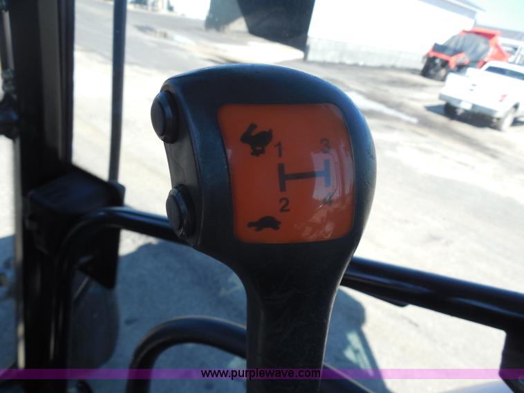 image for item I1366 2001 Ford TS100 tractor