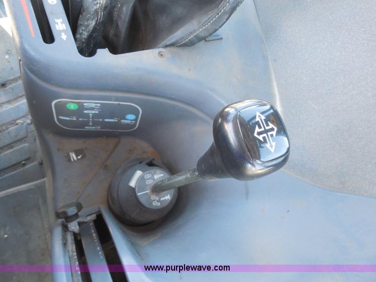 image for item I1366 2001 Ford TS100 tractor