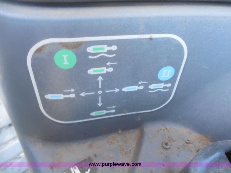 image for item I1366 2001 Ford TS100 tractor