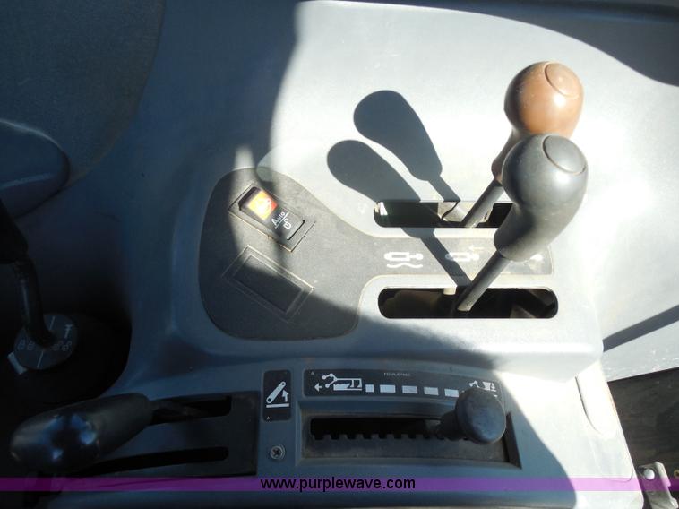 image for item I1366 2001 Ford TS100 tractor