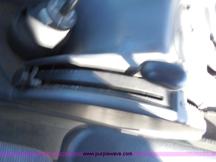 image for item I1366 2001 Ford TS100 tractor