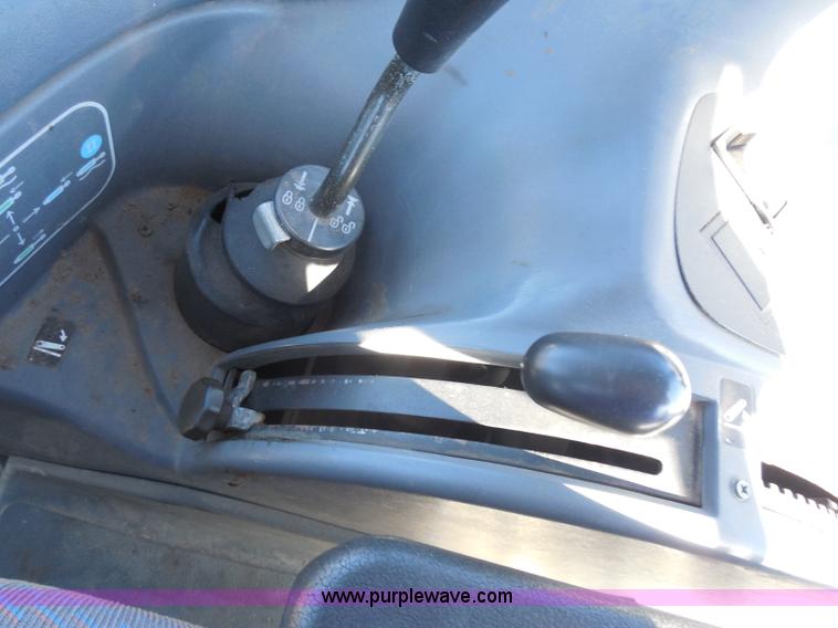 image for item I1366 2001 Ford TS100 tractor