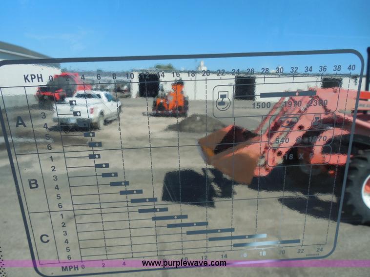 image for item I1366 2001 Ford TS100 tractor