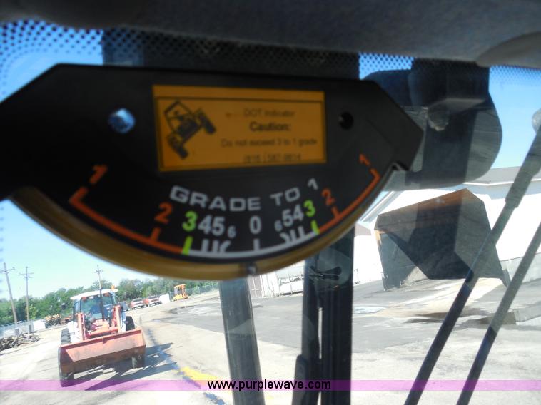 image for item I1366 2001 Ford TS100 tractor