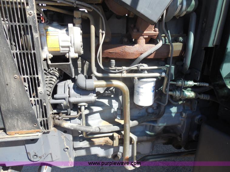 image for item I1366 2001 Ford TS100 tractor