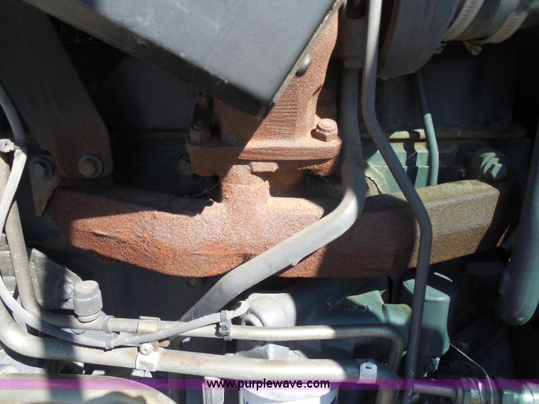 image for item I1366 2001 Ford TS100 tractor