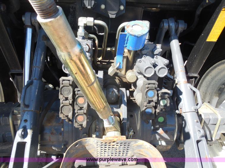 image for item I1366 2001 Ford TS100 tractor