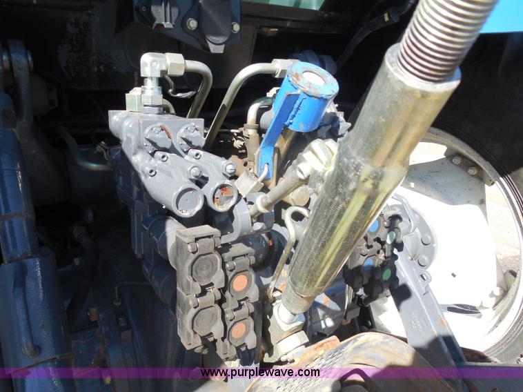 image for item I1366 2001 Ford TS100 tractor