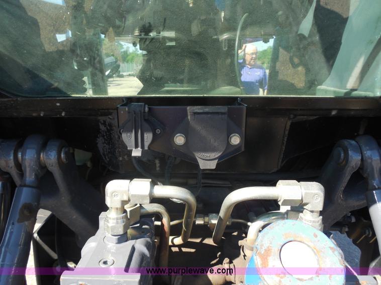 image for item I1366 2001 Ford TS100 tractor