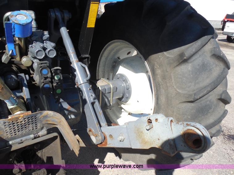 image for item I1366 2001 Ford TS100 tractor