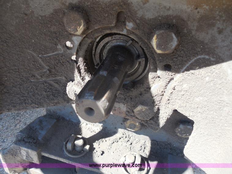 image for item I1366 2001 Ford TS100 tractor