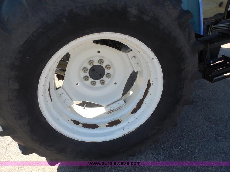 image for item I1366 2001 Ford TS100 tractor